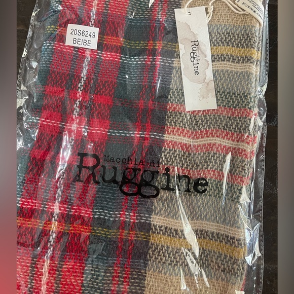 GREAT GIFT IDEA NWT Vici Oxford Plaid Frayed Infinty Scarf - Picture 2 of 2